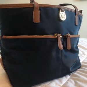Michael Kors Med. nylon tote